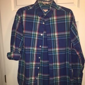 Men’a plaid button up shirt